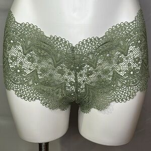 VICTORIA’S SECRET Lace Panties Shorties Green Size L/G NWT
